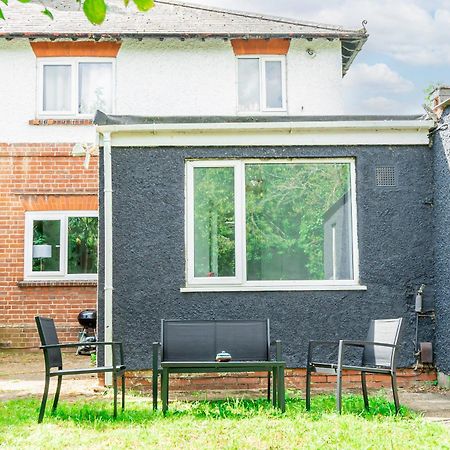 Charming 2-Bedroom Flat With A Garden And Free Parking At Abingdon Oxford Exterior foto