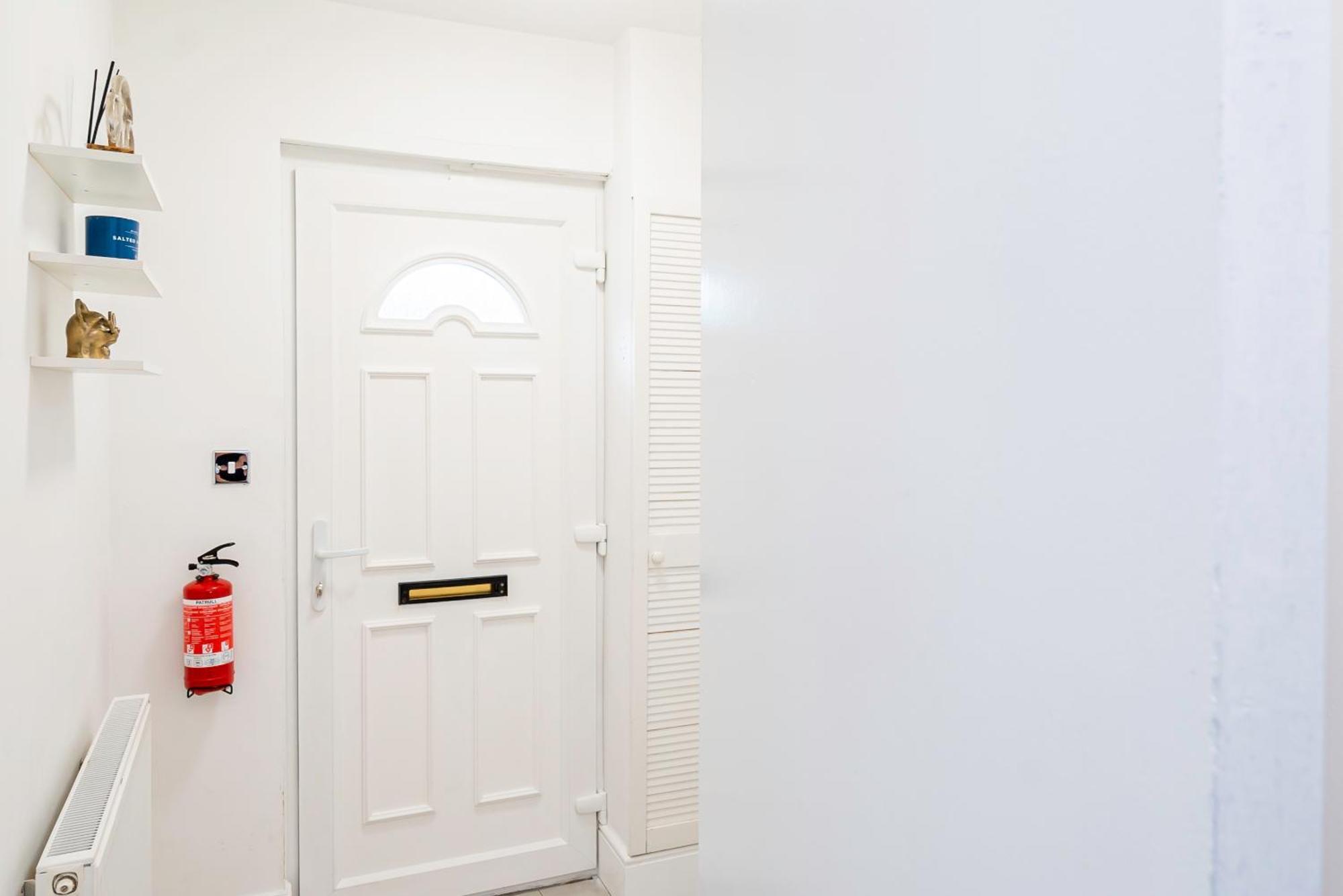 Charming 2-Bedroom Flat With A Garden And Free Parking At Abingdon Oxford Exterior foto