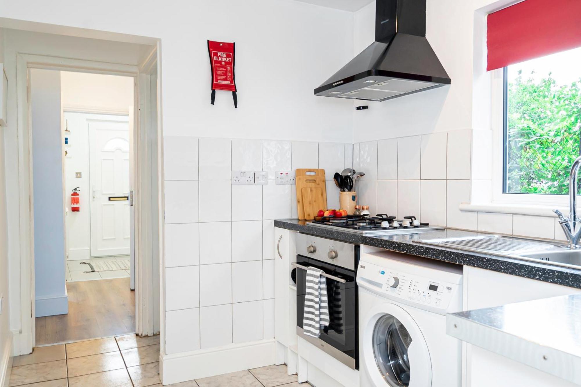 Charming 2-Bedroom Flat With A Garden And Free Parking At Abingdon Oxford Exterior foto