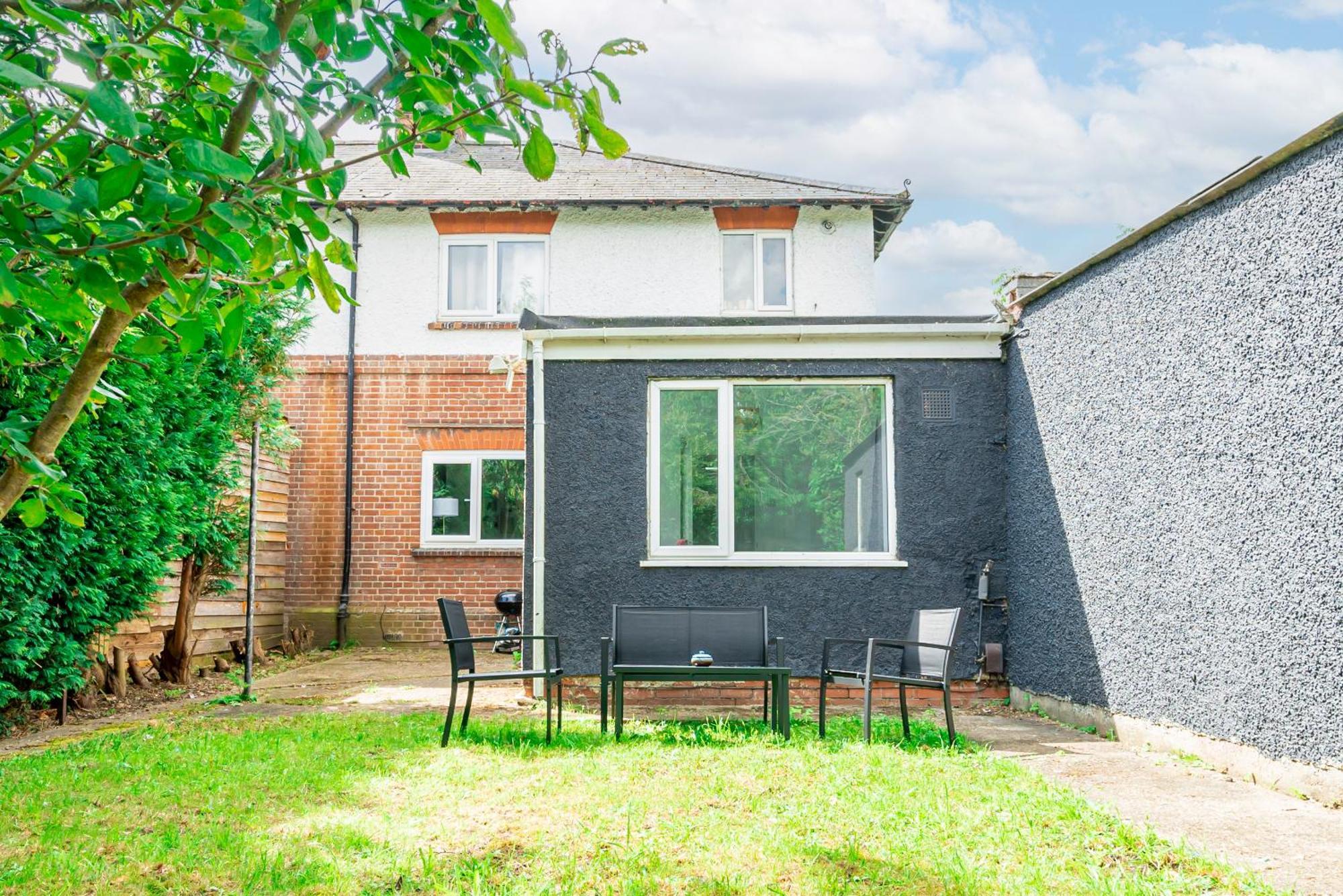 Charming 2-Bedroom Flat With A Garden And Free Parking At Abingdon Oxford Exterior foto