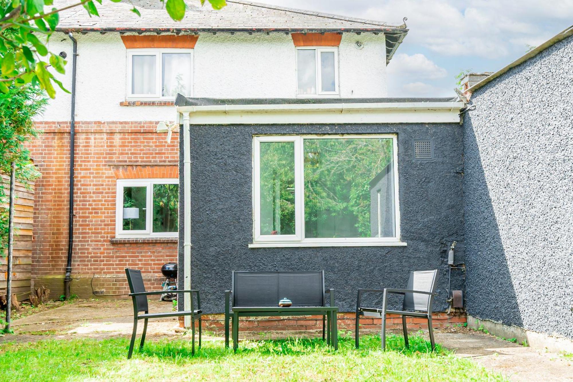 Charming 2-Bedroom Flat With A Garden And Free Parking At Abingdon Oxford Exterior foto